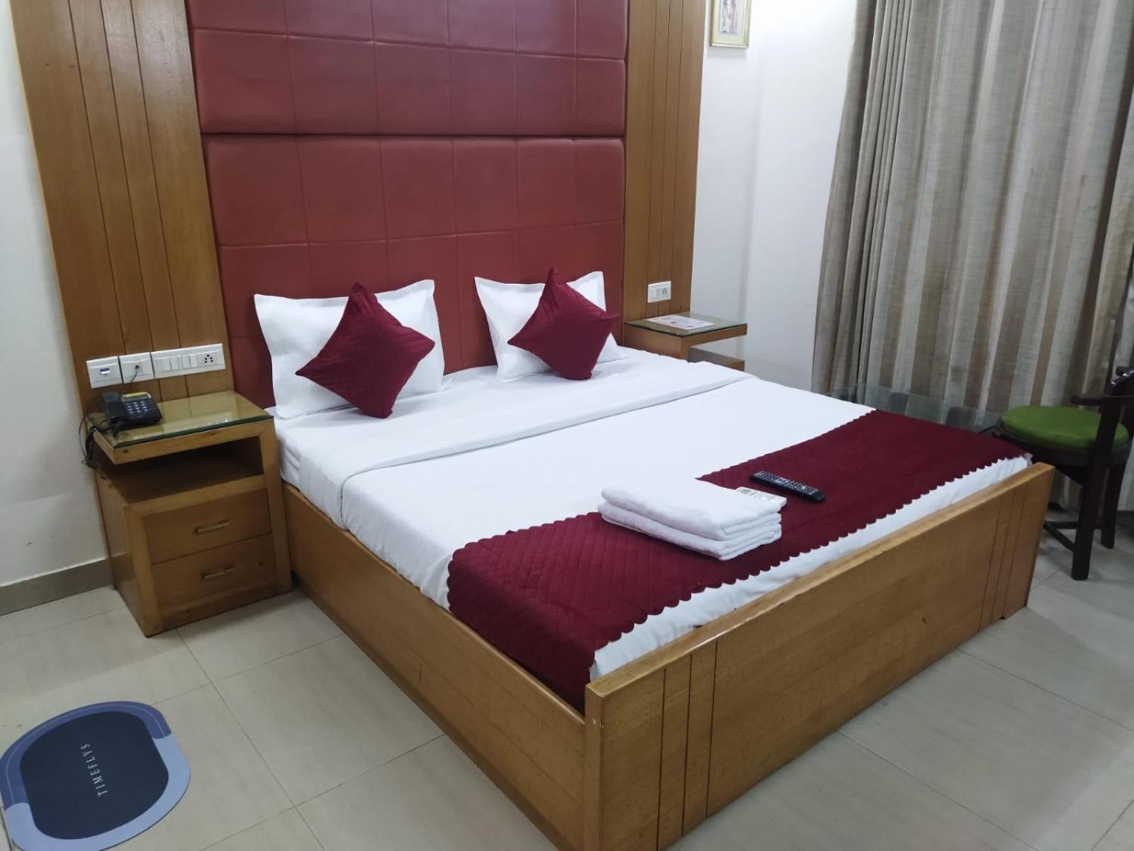 Signature Plaza Hotel Új-Delhi Kültér fotó